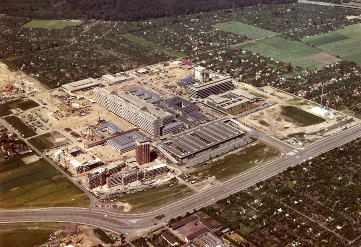 Aerial view of the MHH site 1970. Copyright: MHH Archive / Communications Office