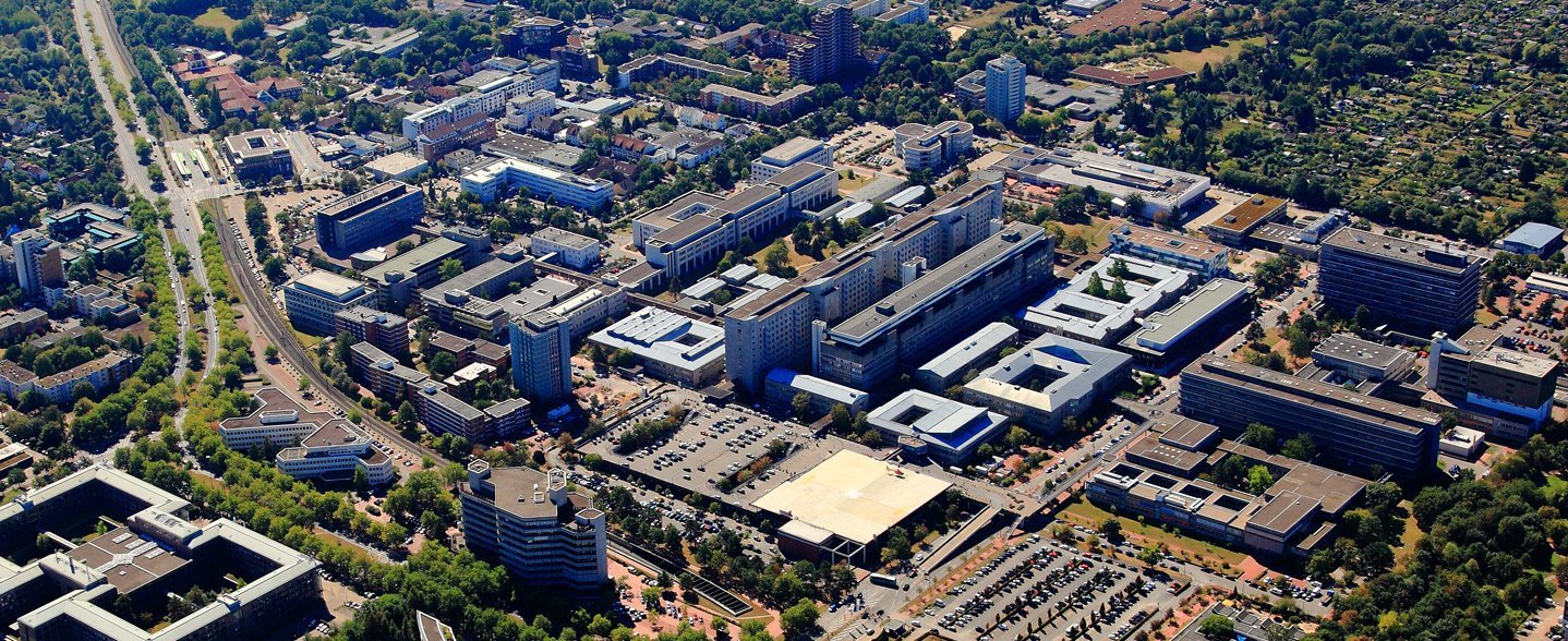 Blick von oben auf den MHH-Campus.