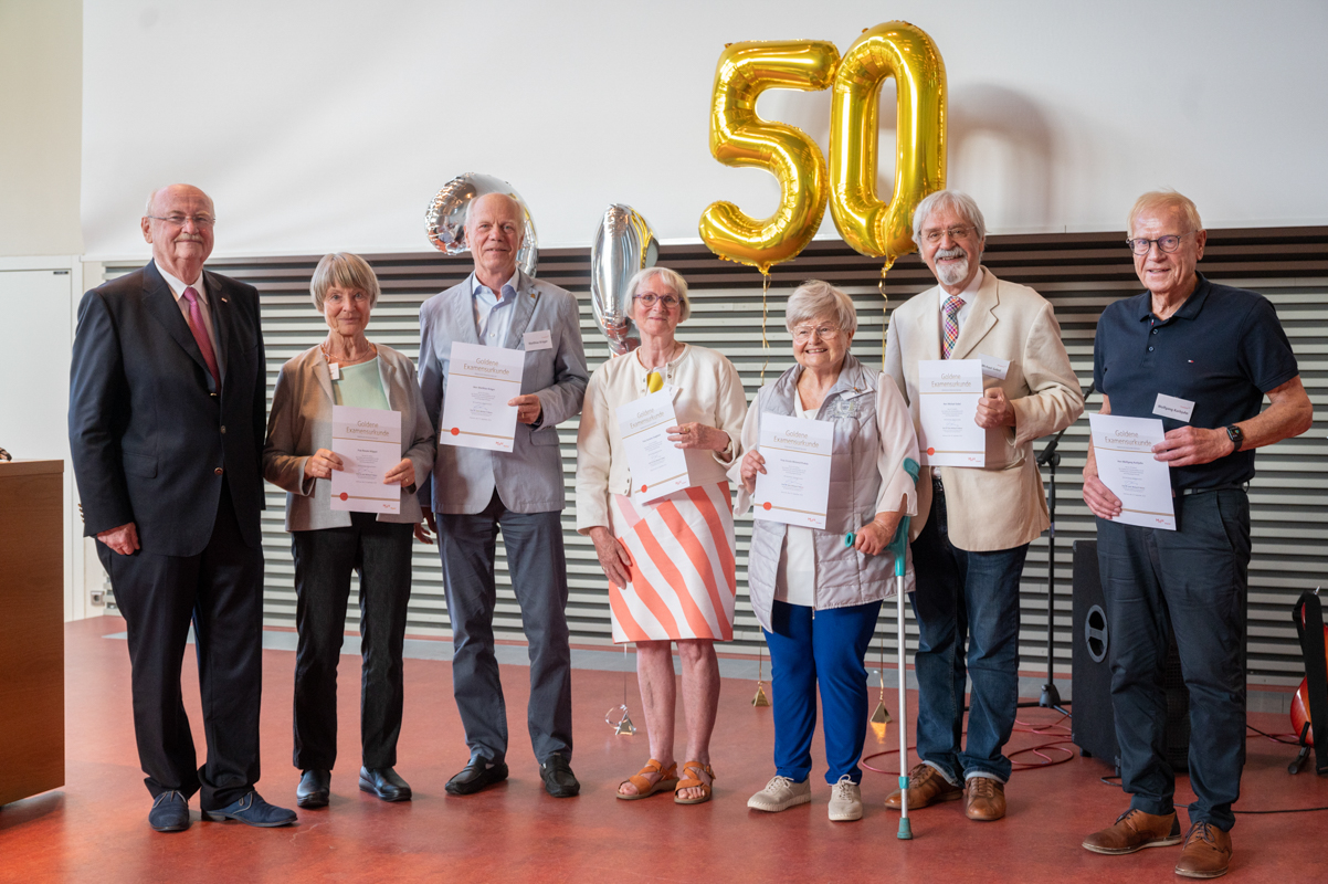 Gruppenfoto der goldenen Jubilar:innen