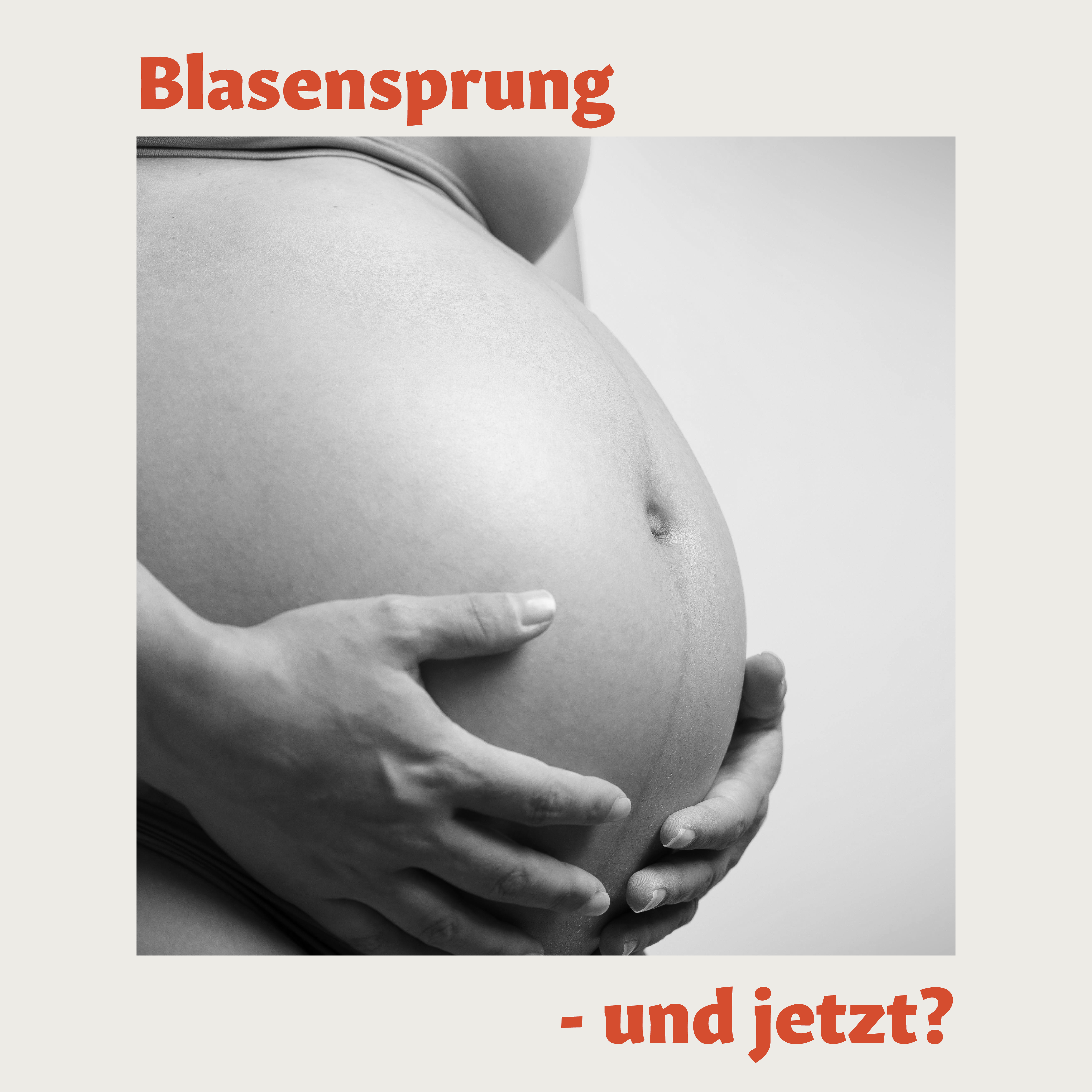 Schwangere Frau hält ihren nackten Babybauch